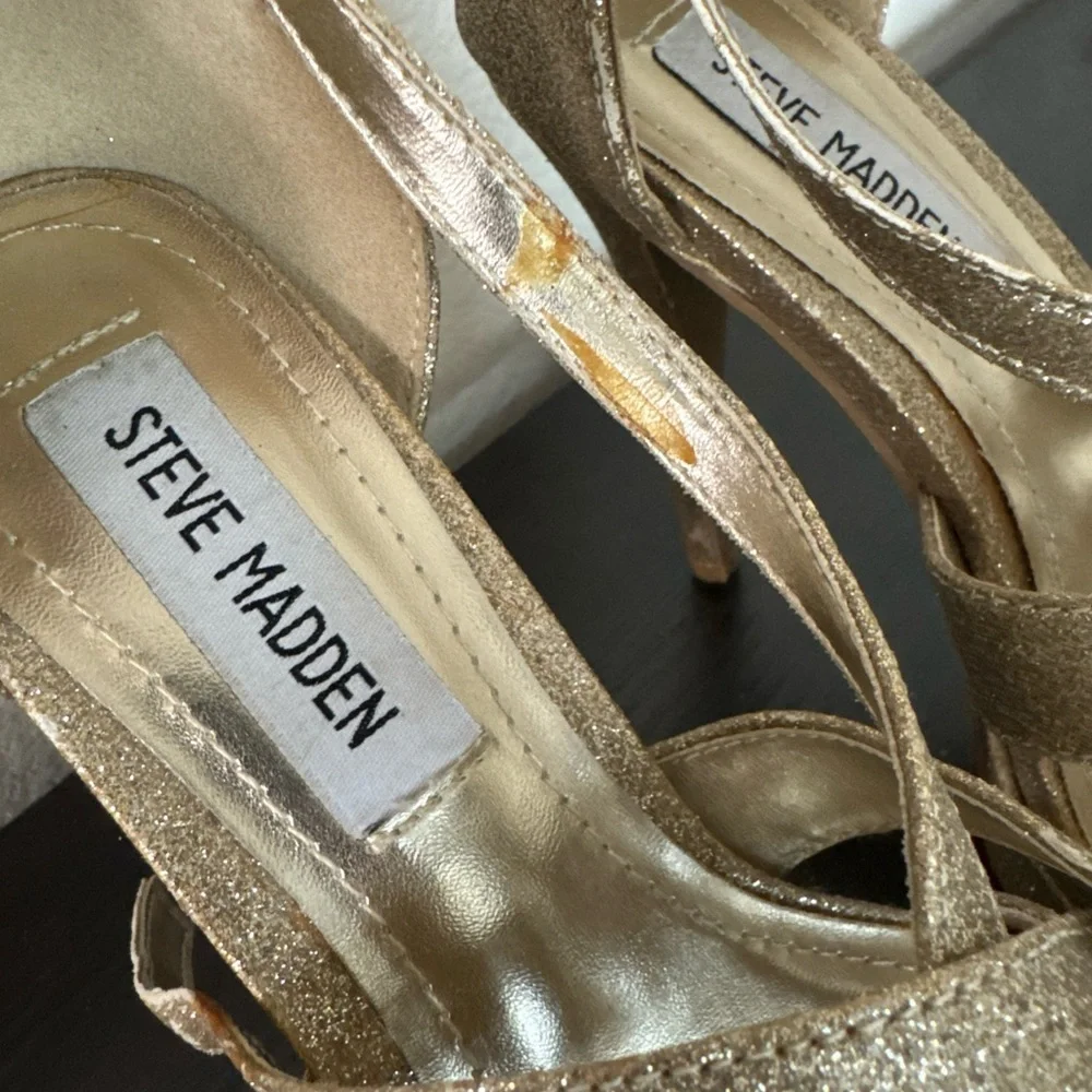 Steve Madden Gold heels size 6.5 - Picture 7 of 7
